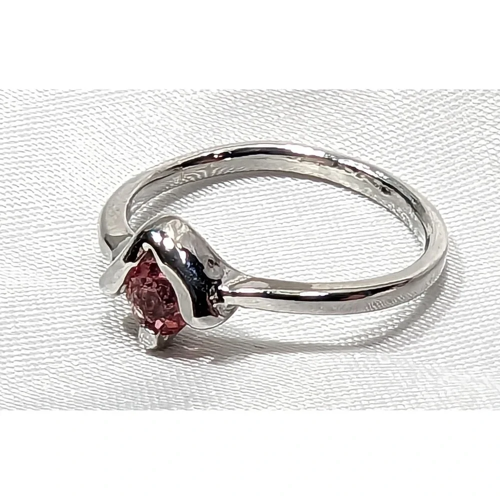 Silvertone Ring Pale Pink Stone Womens Size 5 Dainty Solitaire Costume Jewelry